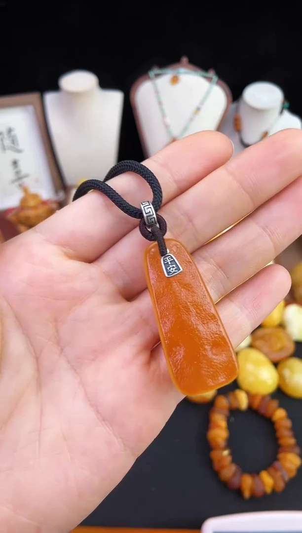 琥珀未镶嵌珠宝奇石柒月