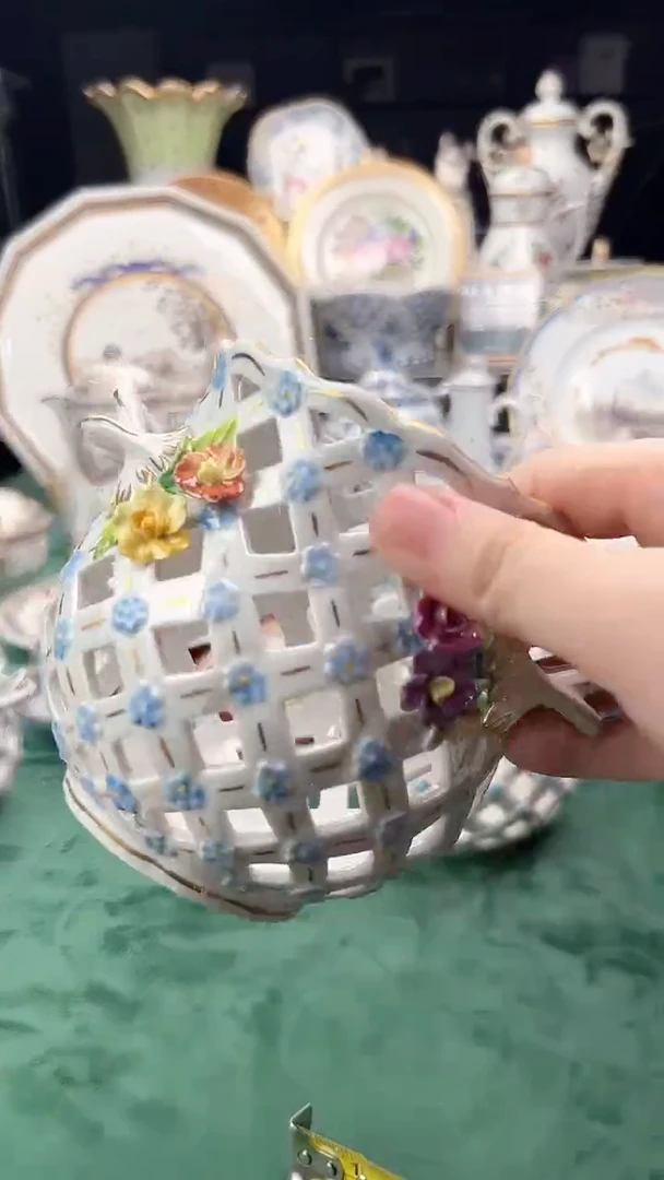 瓷片德累斯顿镂空大号花瓶微瑕