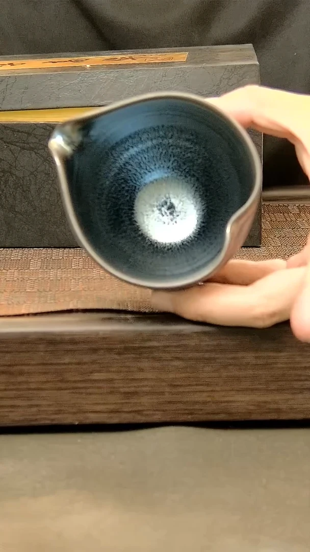 茶盏73=。。。。。。。。。