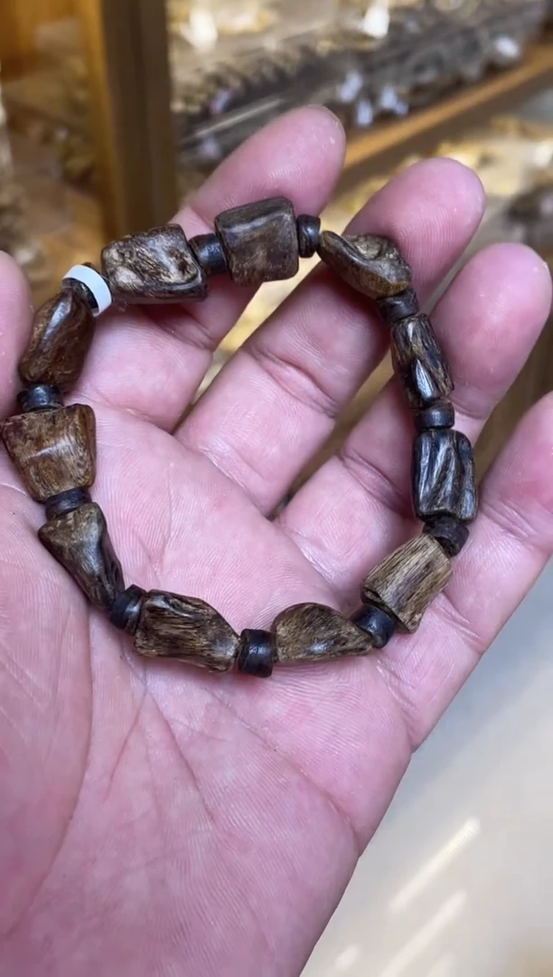 沉香手串 文莱随型单圈沉水留疤多样性发其一