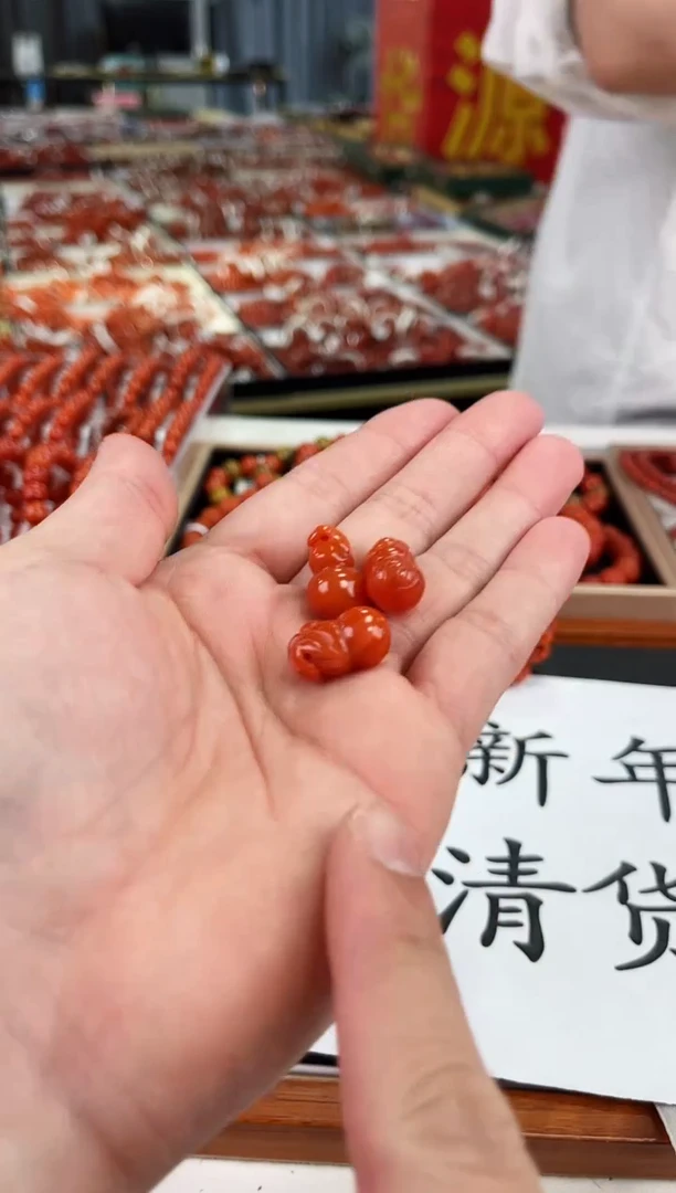 【闪购商品】南红玛瑙葫芦吊坠未镶嵌（多样式发其一）