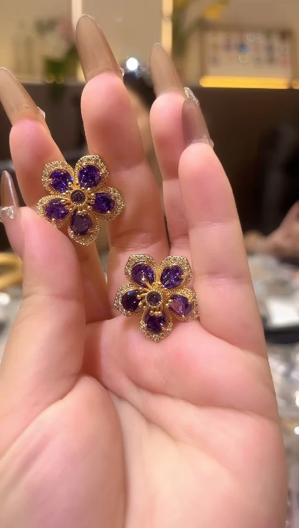 锆石铁合金精品饰界
