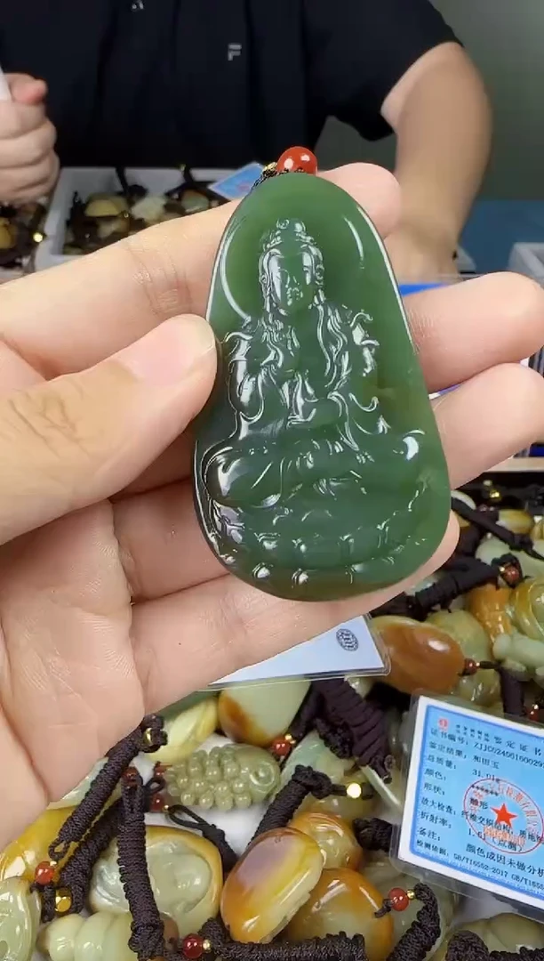 和田玉未镶嵌颈饰1