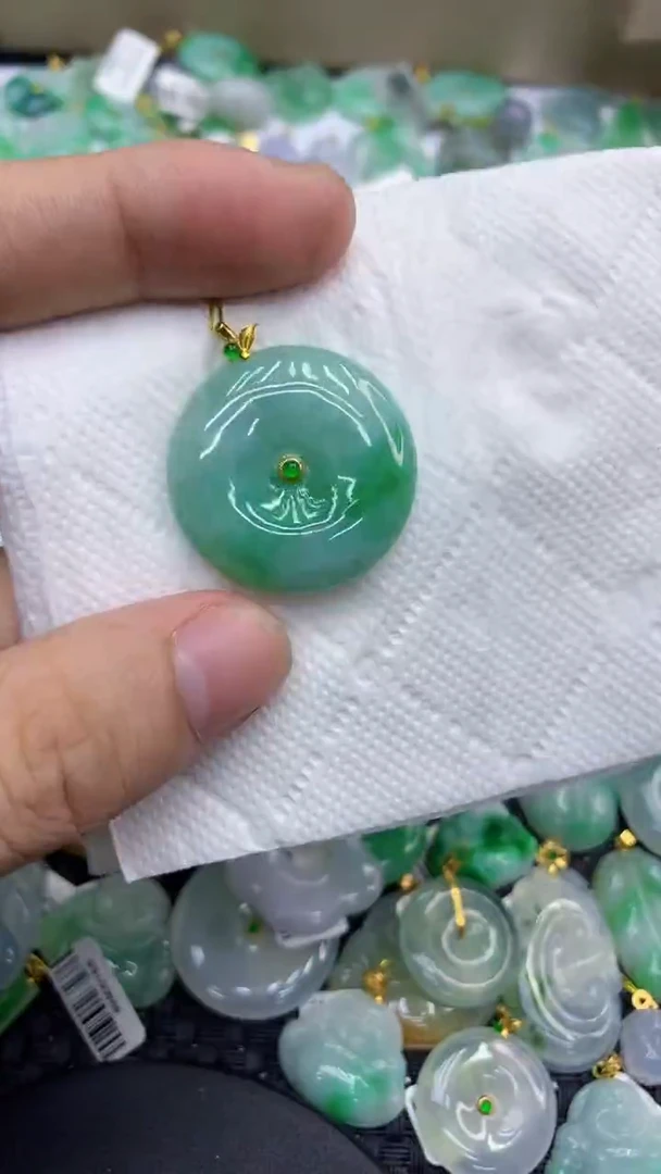 颈饰18K金镶嵌翡翠天然缅甸A货翡翠