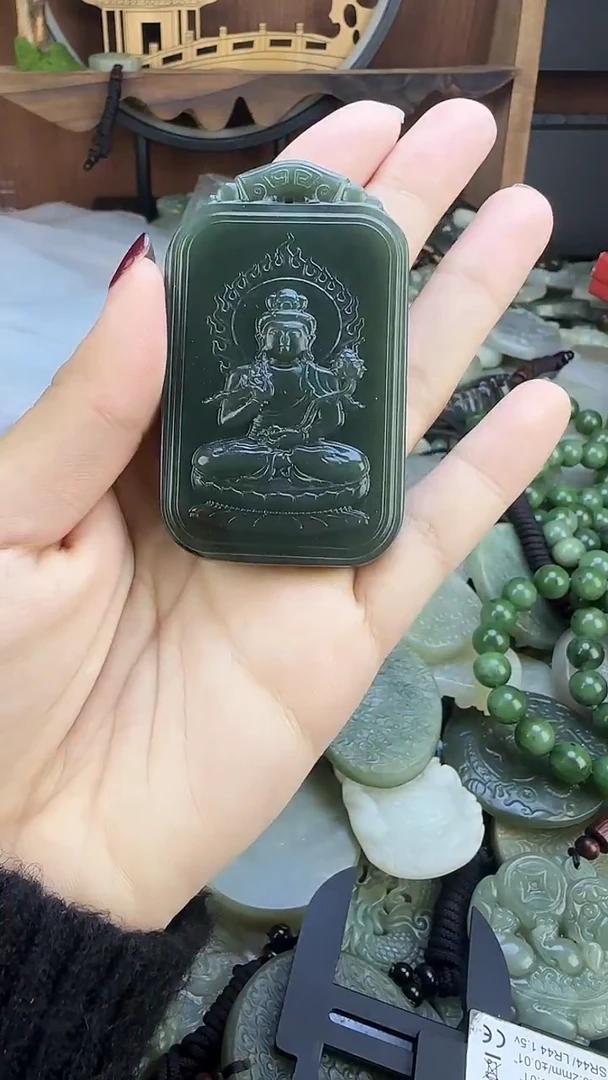 颈饰未镶嵌和田玉1