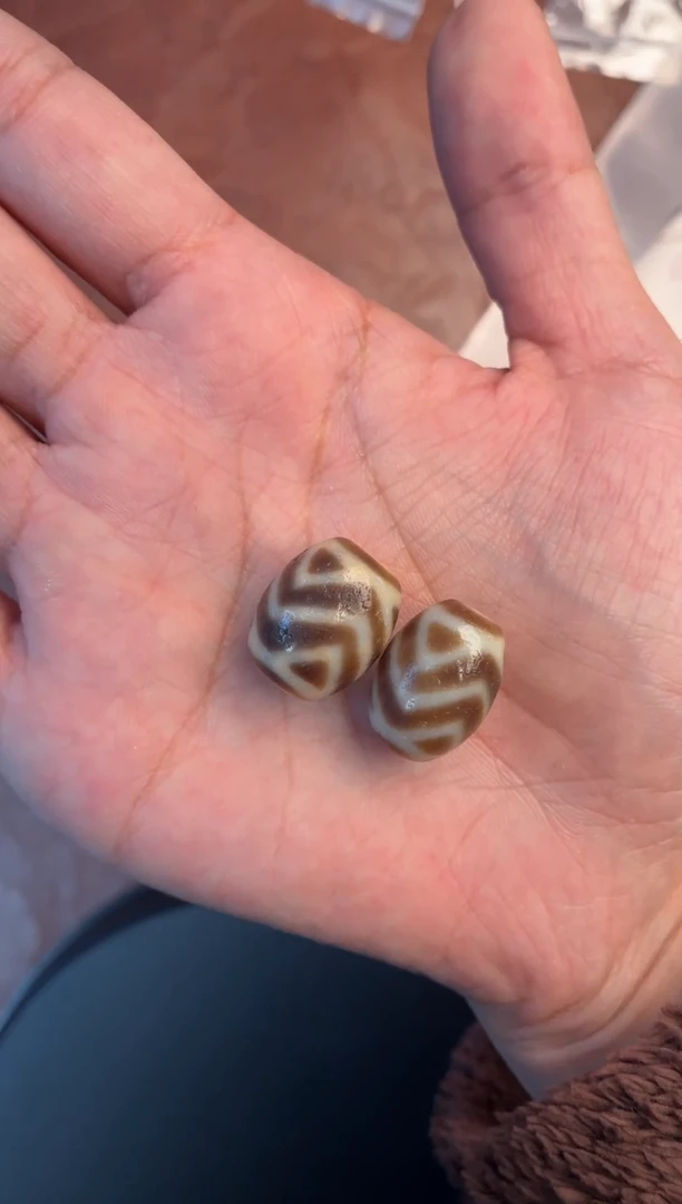 未镶嵌吊坠(不含链)玛瑙/玉髓噶玛珠宝达洛一对