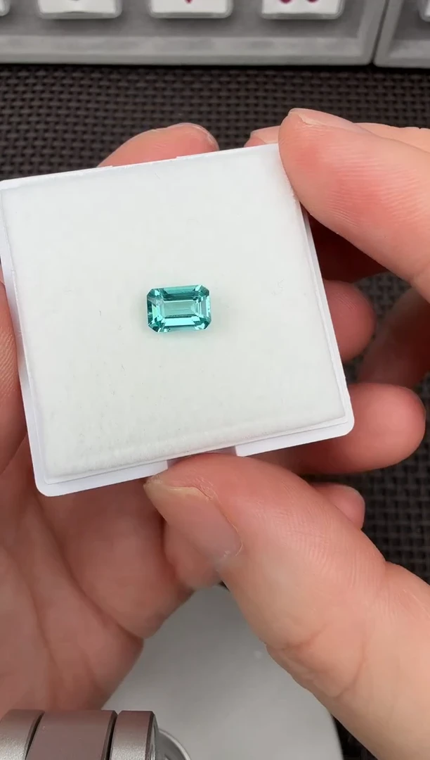 【闪购商品】磷灰石枕形未镶嵌1.3ct-B01114