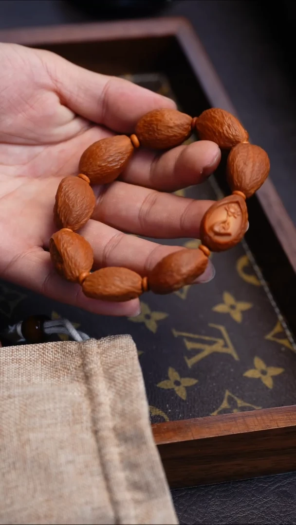 【闪购商品】橄榄核吊坠苏工橄榄核