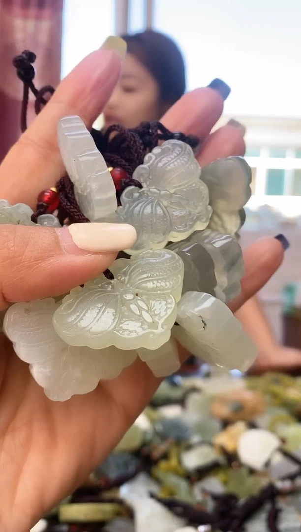 未镶嵌岫玉吊坠多样性发其中之一  挂坠