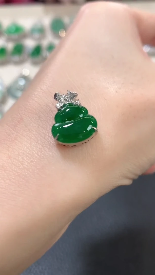 吊坠(不含链)18K金镶嵌翡翠b24