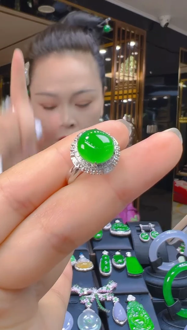 翡翠戒指18K金镶嵌073