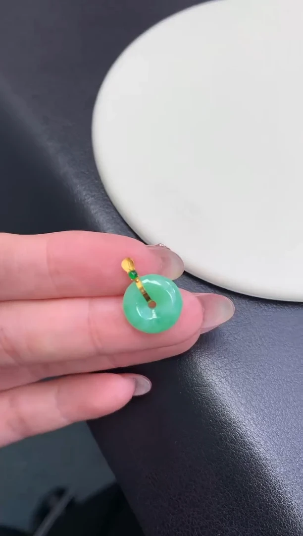 18K金镶嵌定制翡翠48小时鉴赏期 退货不扣服务费