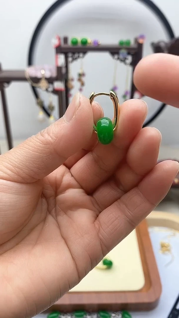 【闪购商品】翡翠耳饰银S925镀金镶嵌50