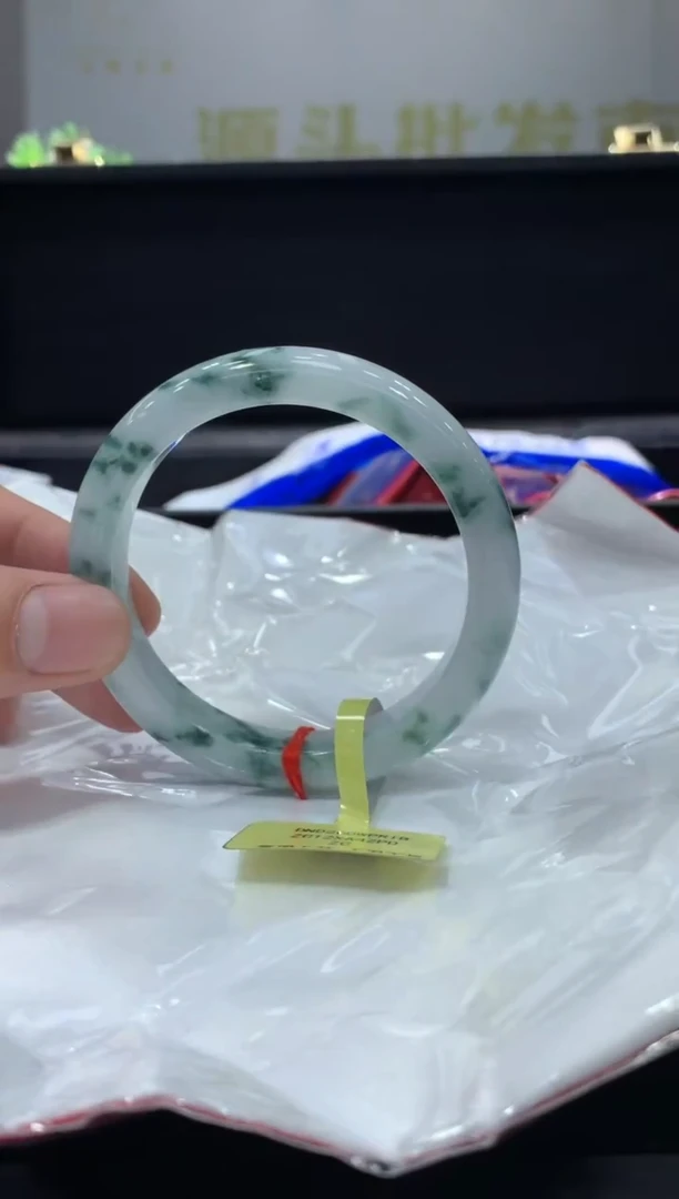 未镶嵌手镯翡翠翡翠手镯