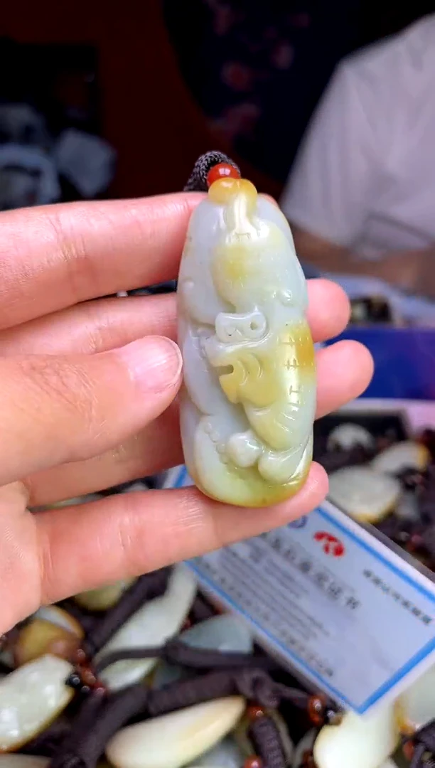 和田玉未镶嵌颈饰1