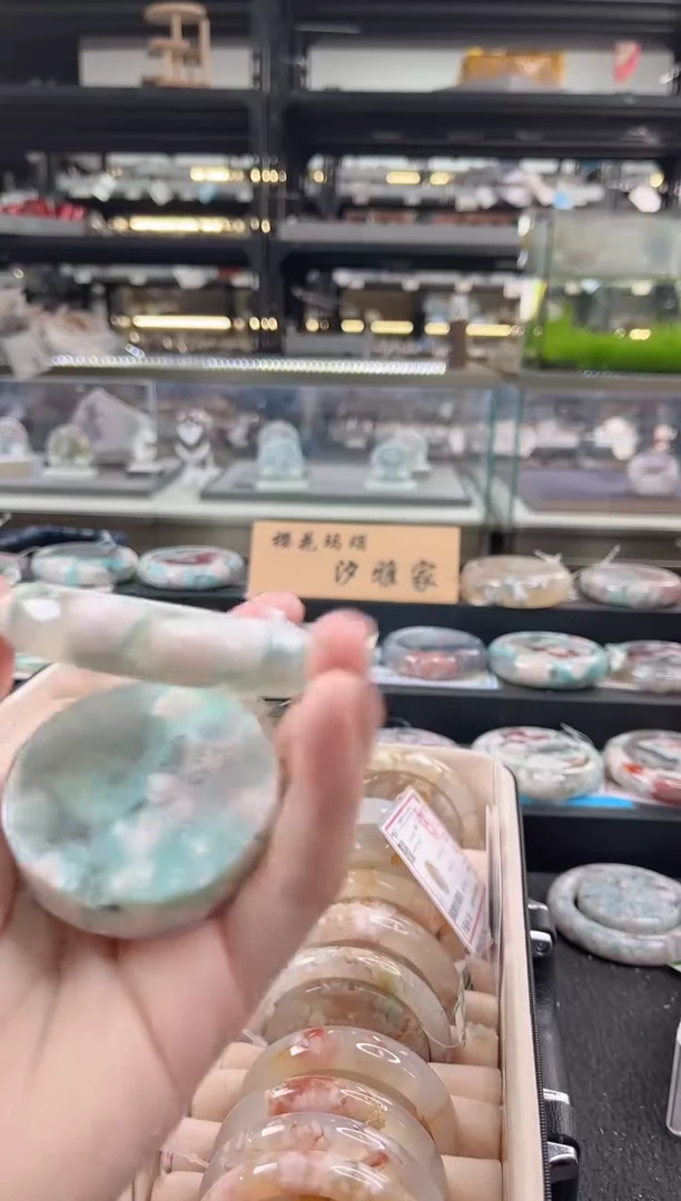 未镶嵌手镯石英质玉六*六圈口（赠品镯心）