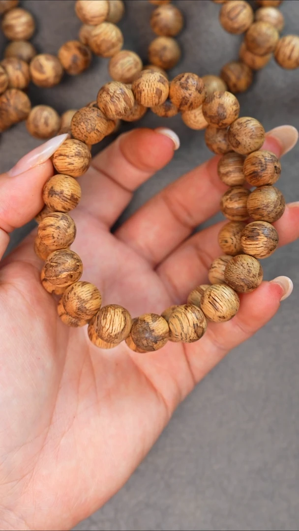 沉香手串66号达拉干多样性发一条