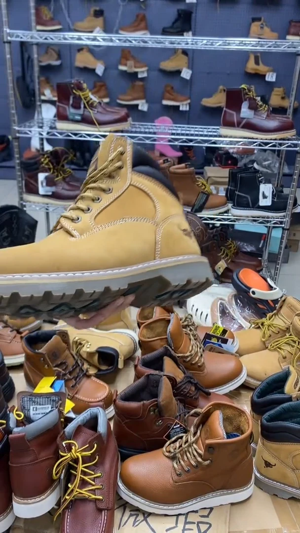 牛皮44码，牛头1 皮鞋码，工装靴 个别鞋面有胶印 默认瑕疵