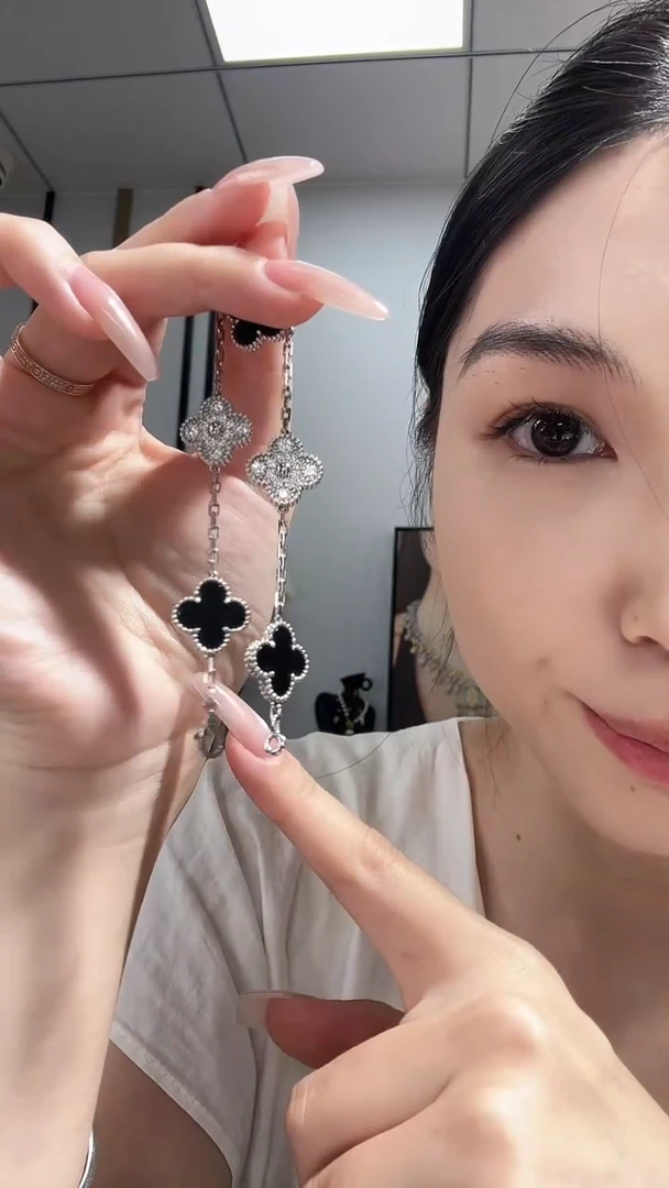 18K金镶嵌手链钻石熊猫手链GHJ