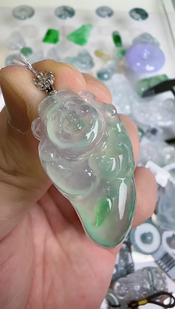 【闪购商品】翡翠吊坠(不含链)18K金镶嵌···