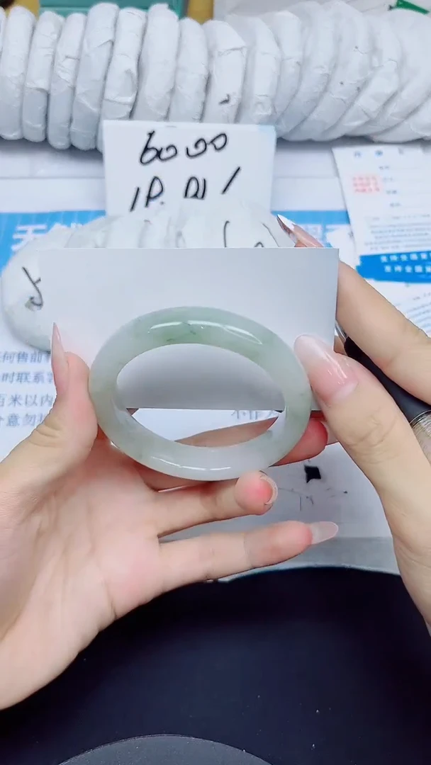 石英质玉手镯未镶嵌174/52.8