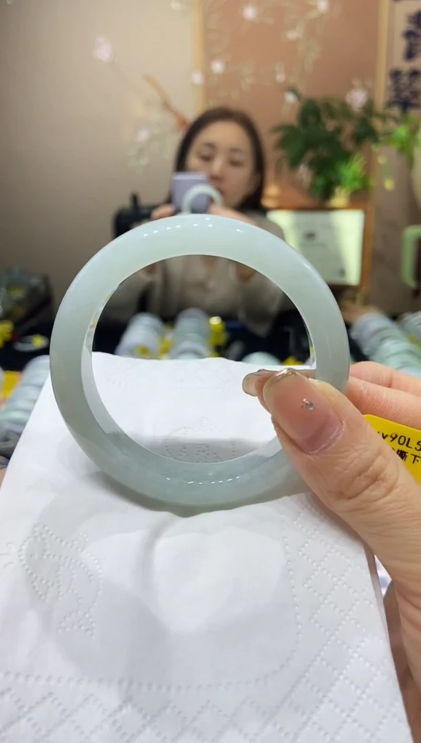 【闪购商品】翡翠手镯未镶嵌54.2圈口