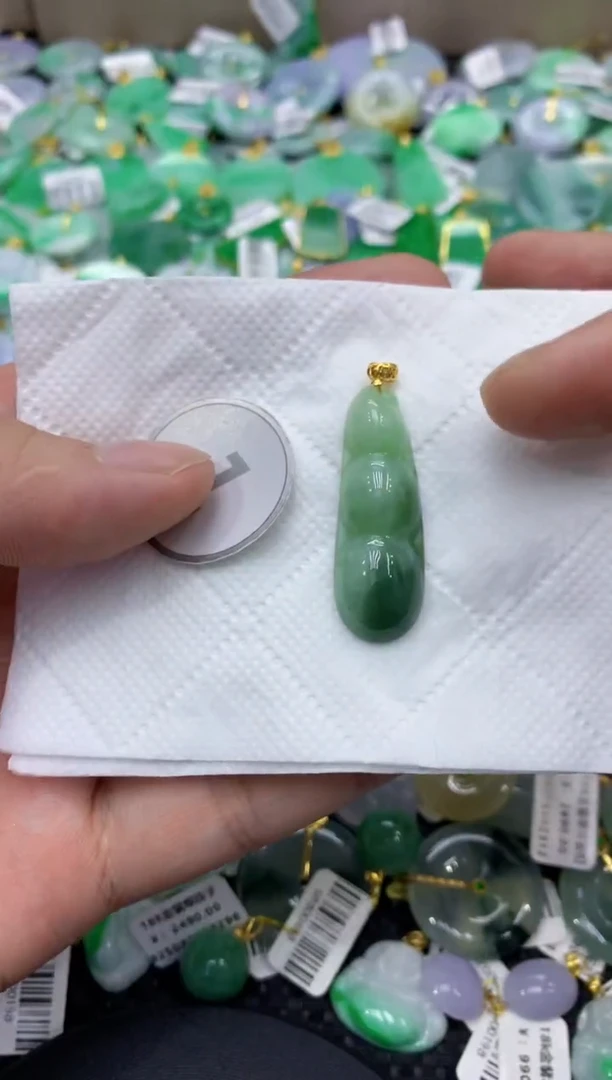 颈饰未镶嵌翡翠天然缅甸翡翠A货