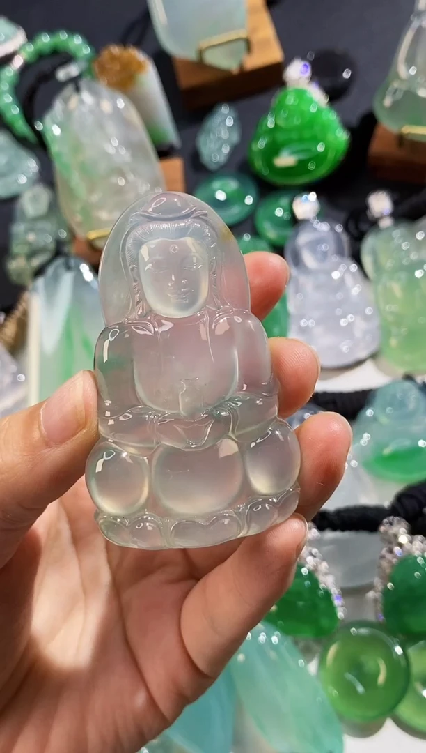 翡翠未镶嵌颈饰翡翠正装观音吊坠