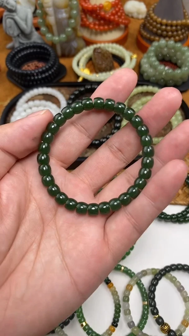 颈饰未镶嵌和田玉手串
