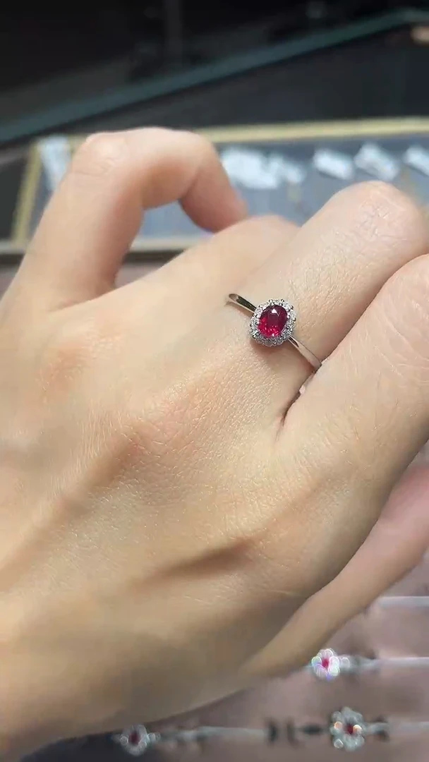 18K金镶嵌戒指红宝石1