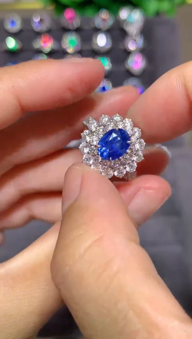 戒指蓝宝石18K金镶嵌1.59CT
