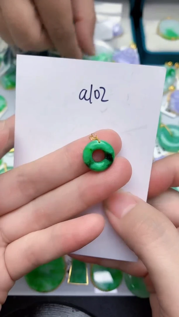 【闪购商品】翡翠颈饰18K金镶嵌000000000