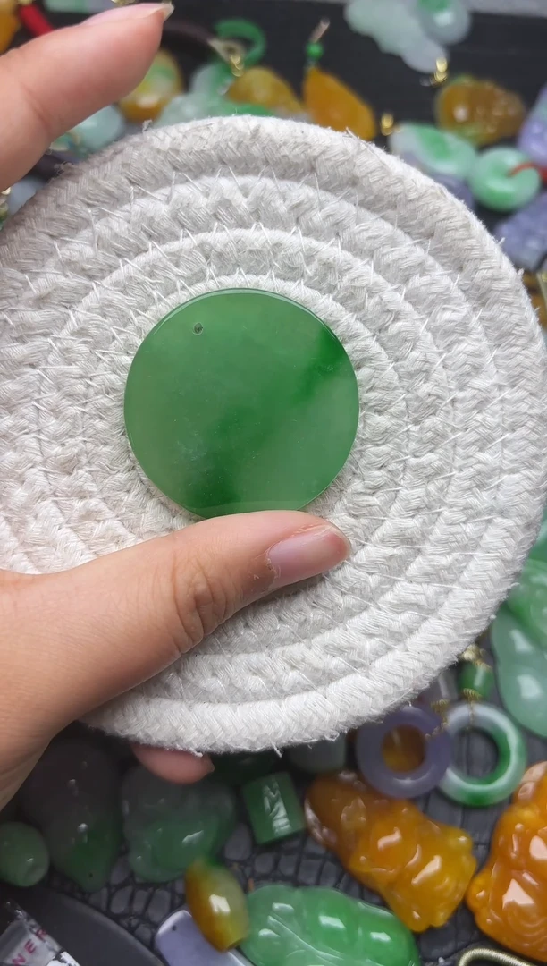 颈饰未镶嵌翡翠缅甸翡翠吊坠