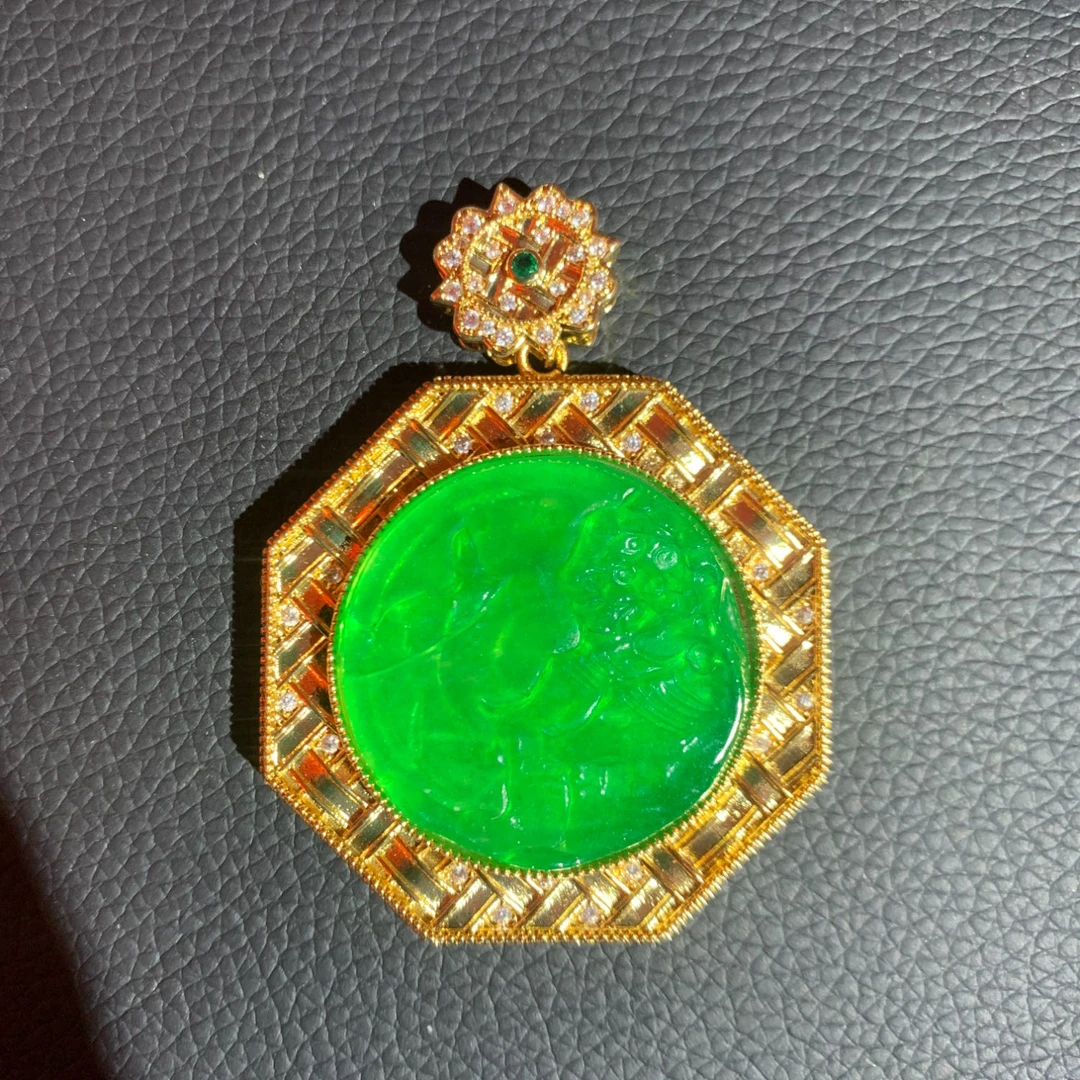 高级定制圆牌吊坠（多样发其一）B182