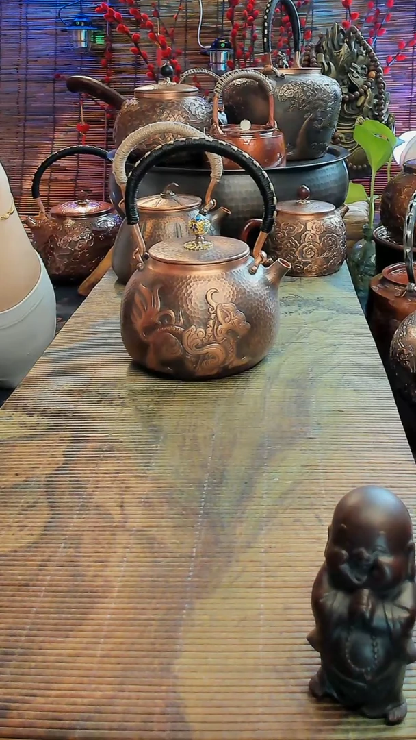 【闪购商品】600ml浮雕錾刻貔貅紫铜提梁壶