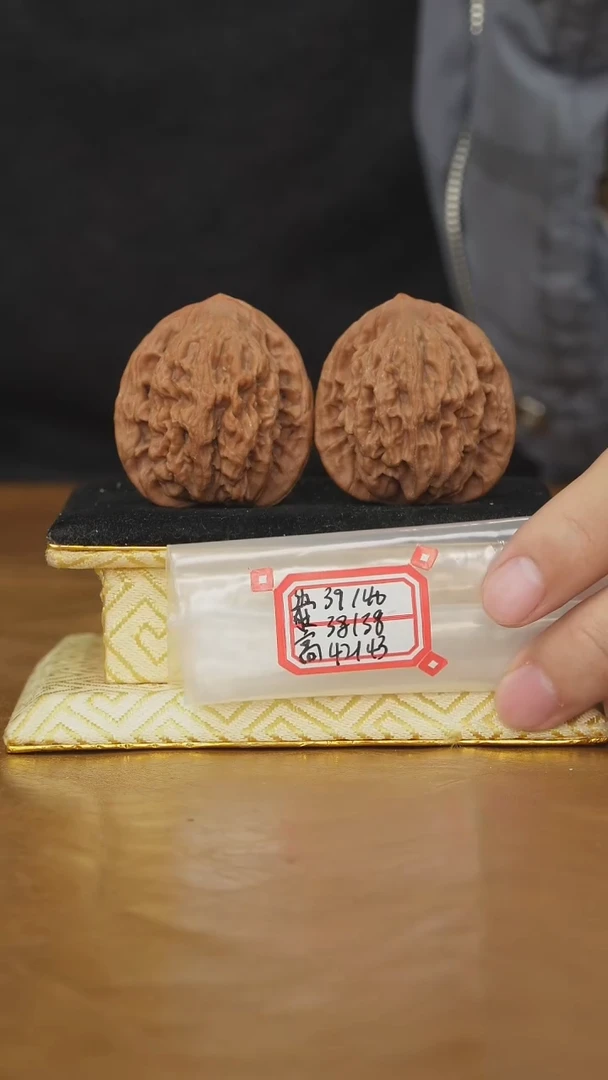 把件文玩核桃麦穗虎头