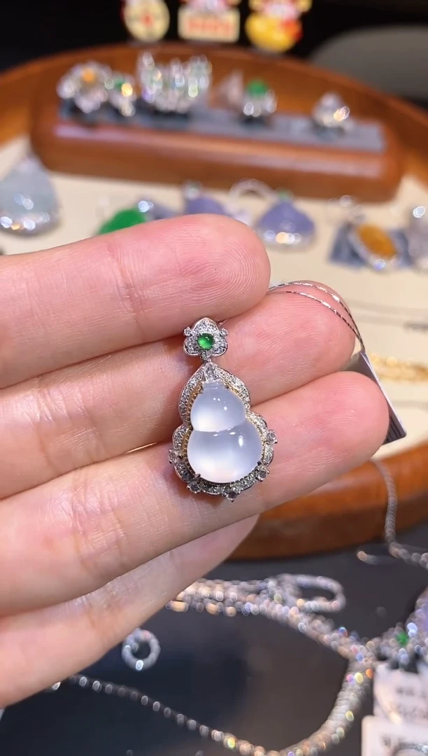 翡翠18K金镶嵌吊坠(不含链)吊坠