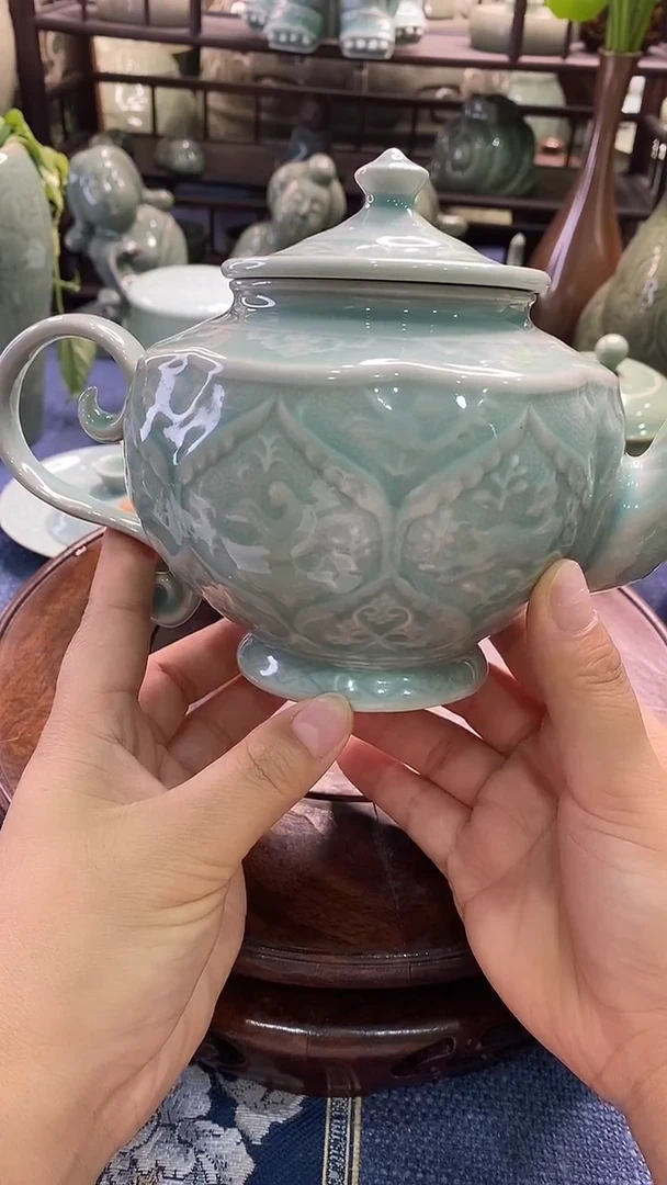 瓷【微瑕】花舞大唐茶壶(矿点缩釉)/1个