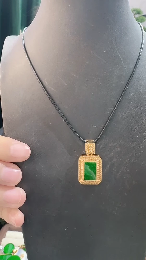 颈饰银S925镶嵌翡翠8888888