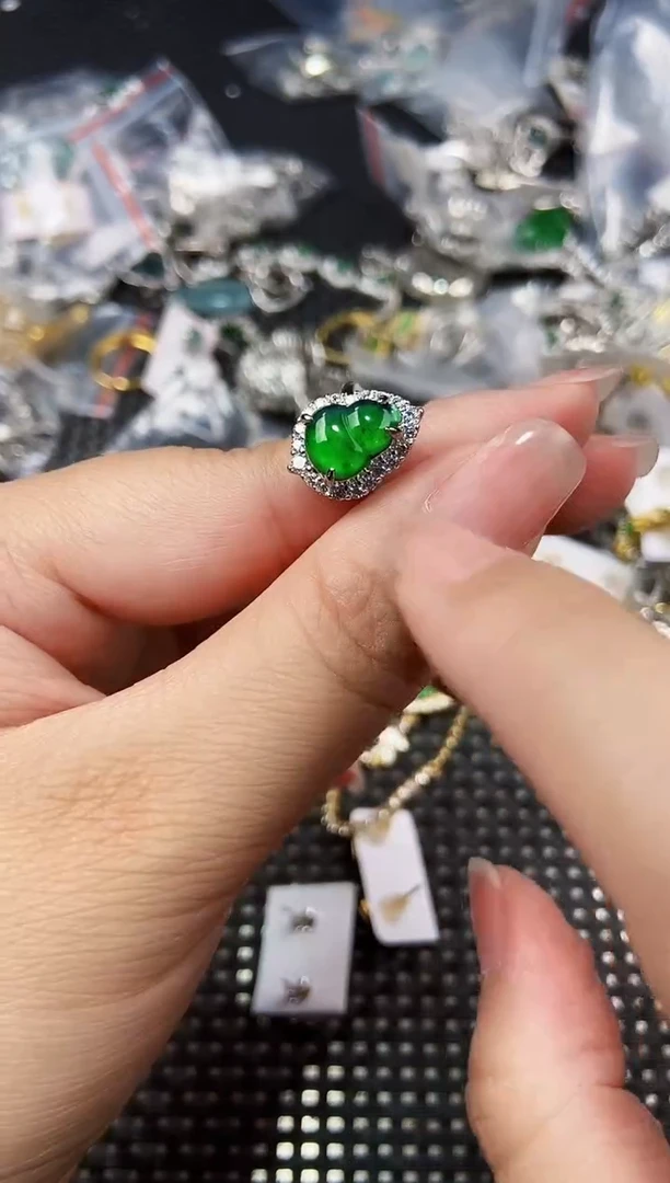 翡翠未镶嵌耳饰1111111111