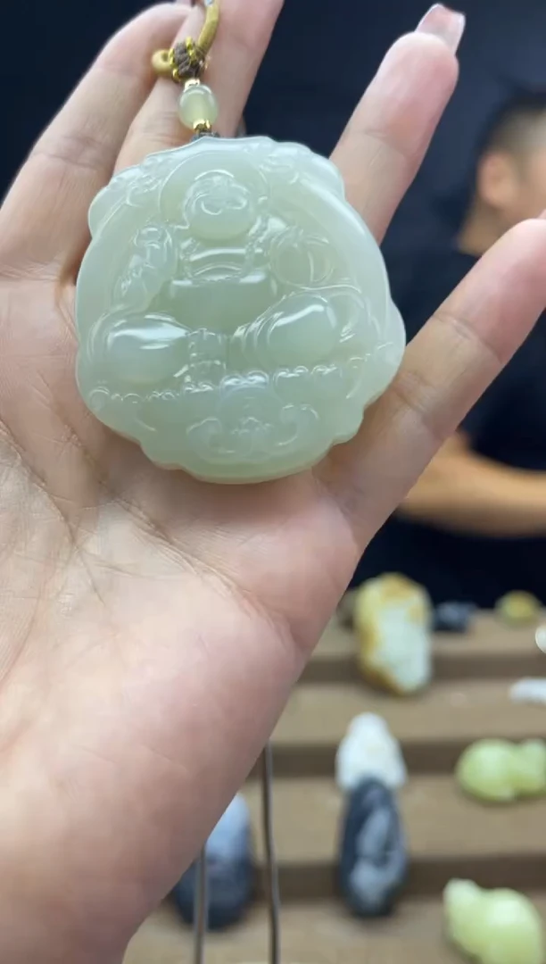 颈饰未镶嵌和田玉1