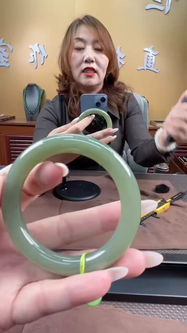 颈饰未镶嵌和田玉手镯58