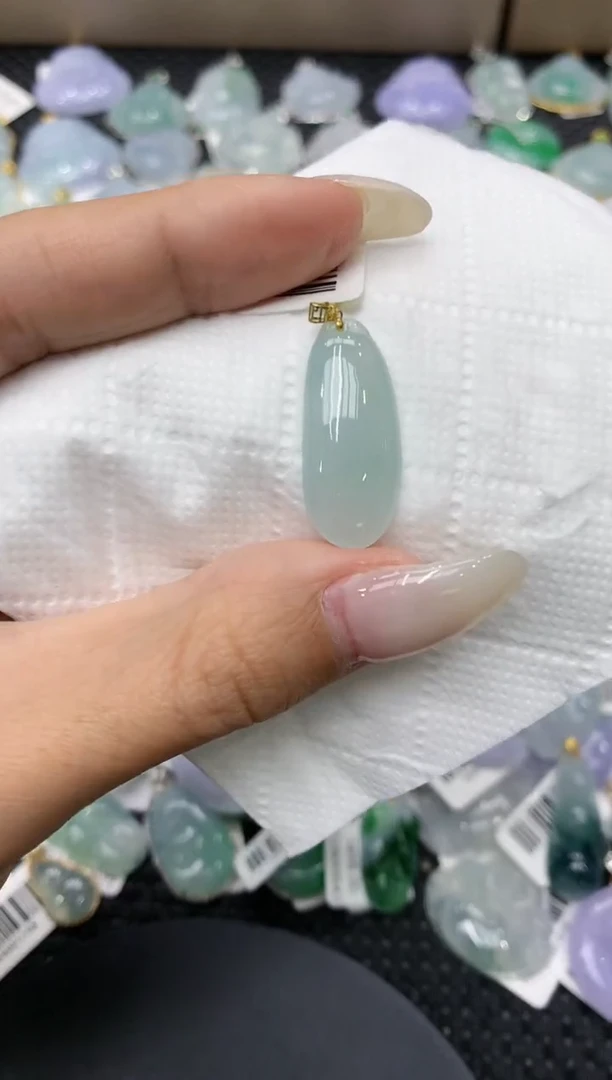 颈饰18K金镶嵌翡翠1111111111