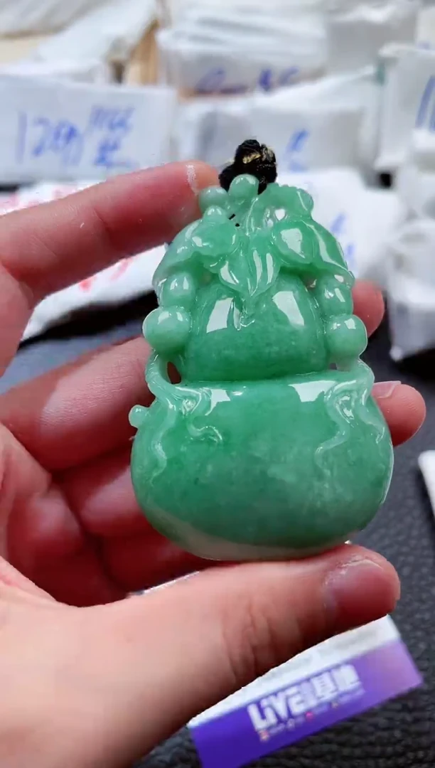 翡翠未镶嵌颈饰00008295
