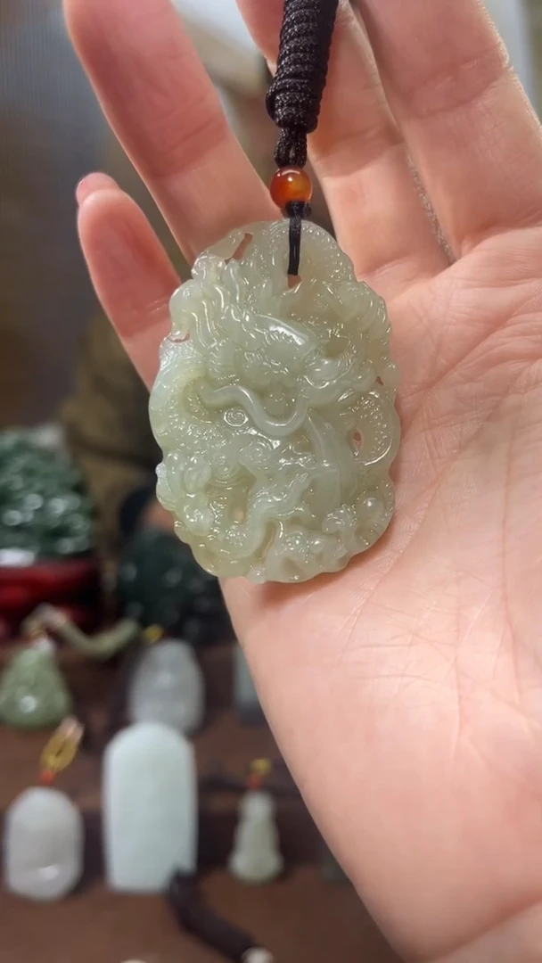 颈饰未镶嵌和田玉·