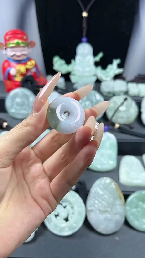 【闪购商品】翡翠颈饰未镶嵌平安扣