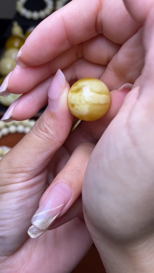 未镶嵌琥珀裸石葵. 20