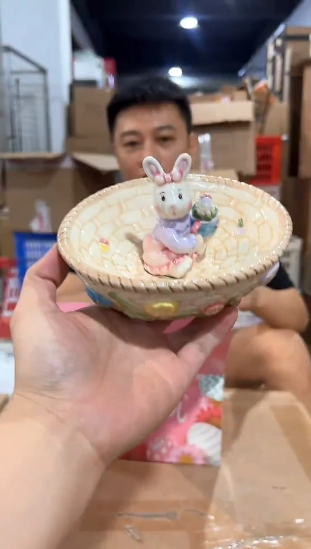瓷片粉色原盒兔子碗