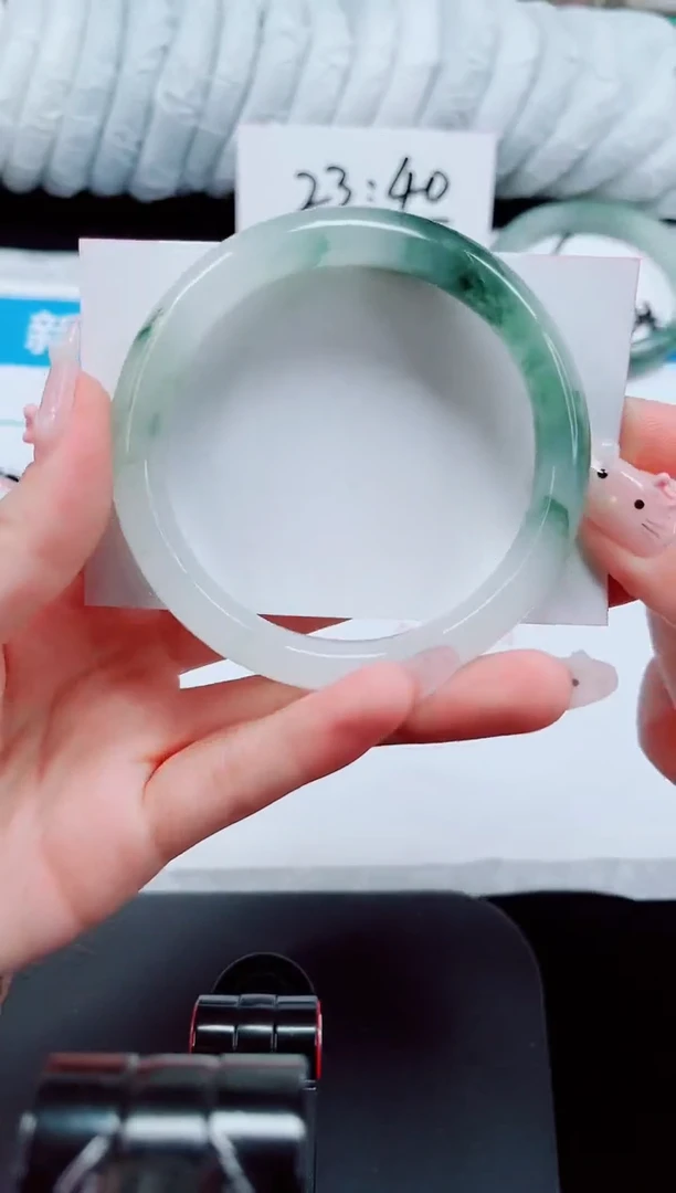 未镶嵌手镯石英质玉230-57/58