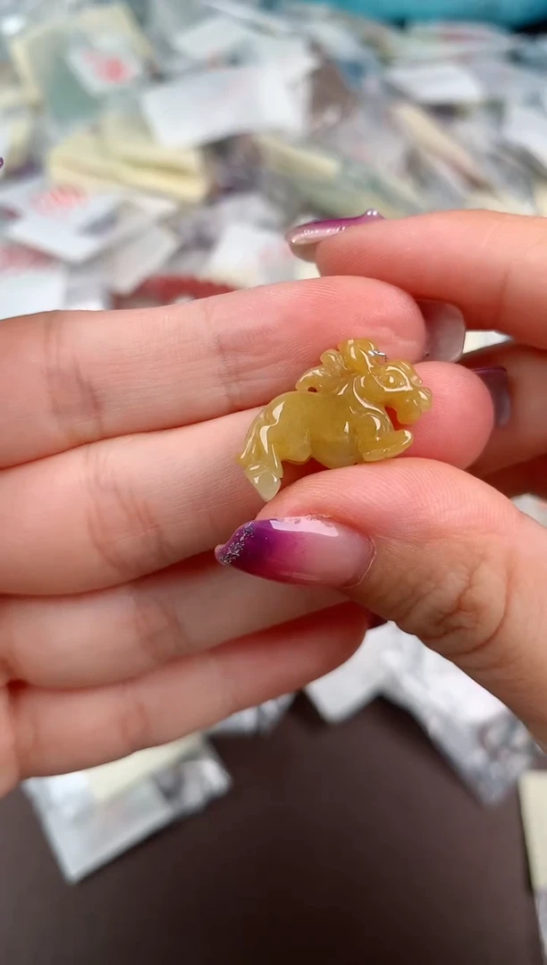 翡翠挂件未镶嵌一